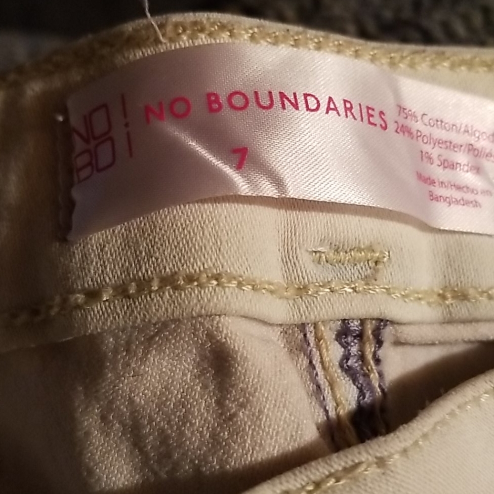 Shorts - Picture 3 of 3